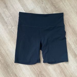 Athleta Ultra High Rise Elation 7” Short